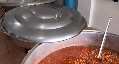 Patnos'ta belediyenin sıcak yemek hizmeti devam ediyor