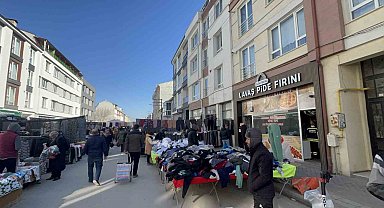 Pazar engelini aşamayan itfaiye, yangına ulaşmakta güçlük çekti