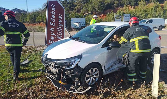 Pelitözü kavşağında trafik kazası; 3 yaralı