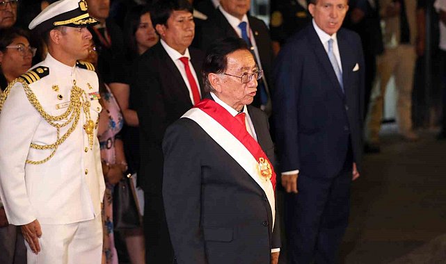 Peru'da 83 yaşındaki Balcazar geçici devlet başkanı oldu