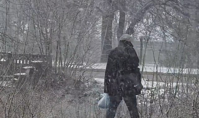 Pınarhisar'da gece fırtınası ilçeyi beyaza bürüdü