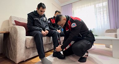 Polis sevdalısı engelli genç üniforma ile devriye görevine katıldı