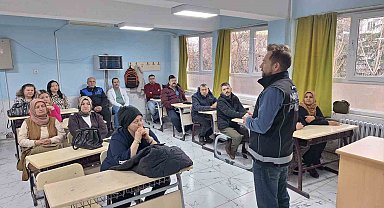 Polisten lise öğrencilerine yönelik eğitim