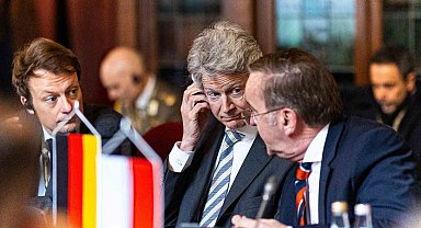 Polonyalı Bakan Kosiniak-Kamysz: "Savaş teknikleri şekilde değişiyor, uygun şekilde tepki vermeliyiz"