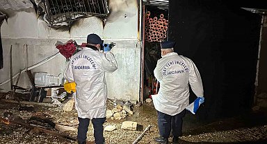 Prefabrik evde çıkan yangında karı-koca hayatını kaybetti