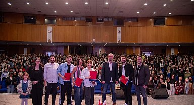 "Çok Güzel Hareketler Bunlar 2" ekibinden OMÜ'de sanat ve kariyer sohbeti