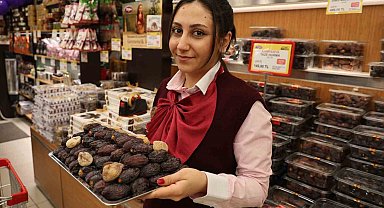 Ramazan ayının sembol ürünü hurma tezgahlardaki yerini aldı