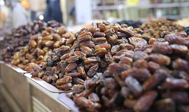 Ramazan ayının vazgeçilmezi hurma, tezgahlarda yerini aldı