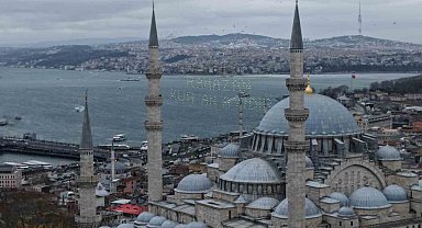 Ramazan-ı Şerif'in müjdecisi mahyalar İstanbul'u süslemeye başladı