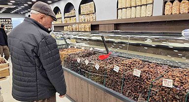 Ramazan'ın vazgeçilmezi hurmaya yoğun ilgi