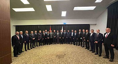 Rektör Karamustafa Anadolu Üniversiteler Birliği İstişare Toplantısı'na katıldı