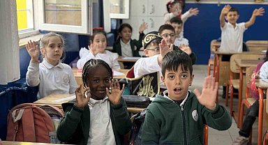 Restore edilen Kağıthane Yaşar Doğu İlkokulu hizmete açıldı