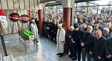 Rize'de 10. kattan düşerek hayatını kaybeden akademisyen son yolculuğuna uğurlandı