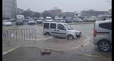 Sağanak yağış hayatı olumsuz etkiledi