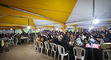 Şahin, vatandaşlarla iftarda buluştu