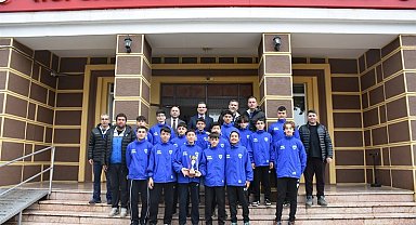 Salihli Kaymakamı Güldoğan, şampiyonları ağırladı