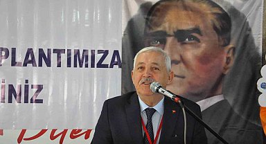 Salihli'de 4 başkan değişti, 8 başkan güven tazeledi