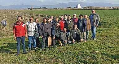 Salihli'de üreticilere budama ve gübreleme eğitimi