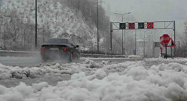 Samsun-Ordu karayolunda kar yağışı