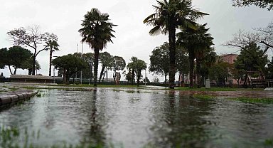 Samsun'a son 3 günde 300 kilo yağış düştü