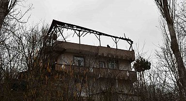 Samsun'da 2 katlı evde yangın