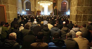 Samsun'da ilk teravih namazı kılındı