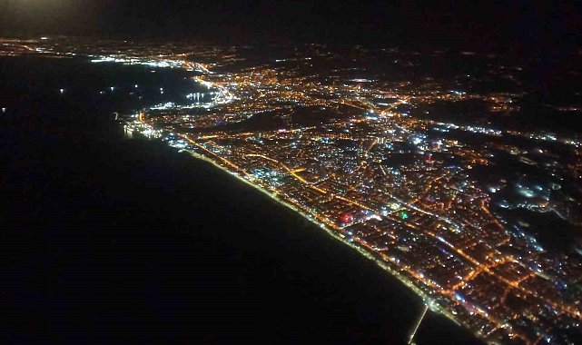 Samsun'dan objektife yansıyanlar: Gökyüzü büyüledi, şehir ışıkları geceyi aydınlattı