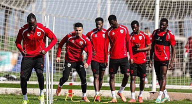 Samsunspor, Fatih Karagümrük deplasmanında galibiyet arıyor