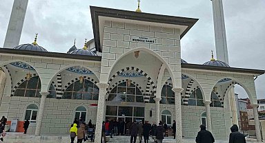 Sandıklı Merkez Cami ibadete açıldı