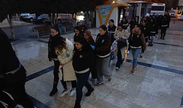 Şanlıurfa'da fuhuş operasyonunda gözaltına alınan 31 şüpheli adliyeye sevk edildi