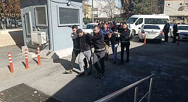 Şanlıurfa'da kuyumcu soygununda 6 şüpheli adliyeye sevk edildi