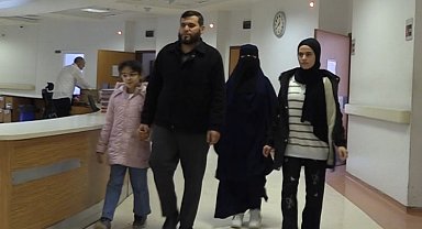 Şanlıurfa'da yatağa bağlı kardeşler tedavi sonrası yürümeye başladı