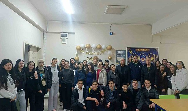 Sarıgöl'de liseliler aynı sofrada buluştu