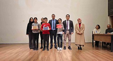 Sarıgöl'de minik yüreklerden İstiklal Marşı coşkusu