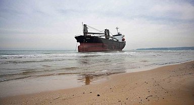 Sarıyer'de karaya oturan gemiyi kurtarma çalışmaları sürüyor