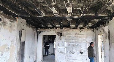 Şarj esnasında patlayan telefon, evi küle çevirdi