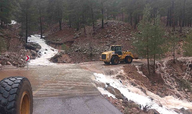 Sel, heyelan ve kar yağışına karşı yoğun mücadele