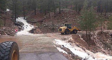 Sel, heyelan ve kar yağışına karşı yoğun mücadele