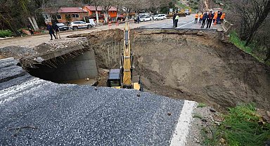 Selçuk - Ortaklar yolu çöktü, yol ulaşıma tamamen kapandı