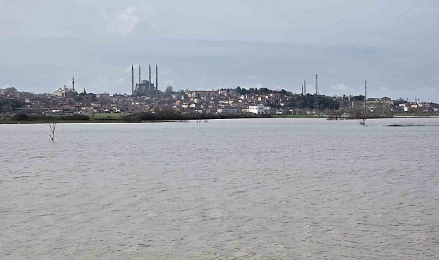 Selimiye Camii, göle dönen tarlalardan İstanbul'daki Sultanahmet'i andırdı