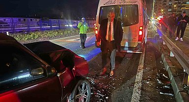 Servis minibüsü ile Tofaş otomobil çarpıştı: 1 yaralı