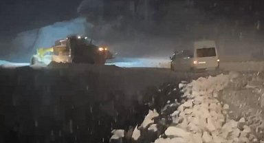 Siirt'te kar yağışı nedeniyle 117 köy yolu ulaşıma kapandı