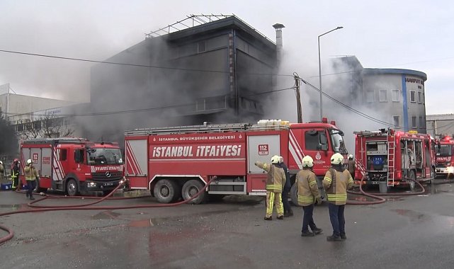 Silivri kablo ve inşaat malzemeleri üreten fabrikada çıkan yangın kontrol altına alındı