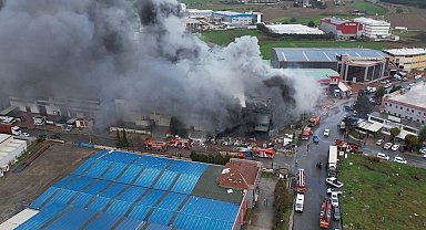 Silivri kablo ve inşaat malzemeleri üreten fabrikada yangın çıktı