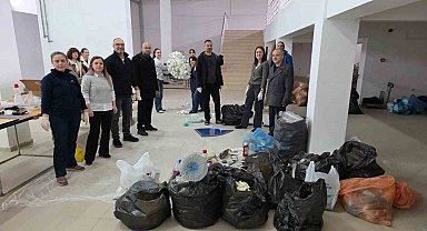 Sinop'ta denizin çöpü atölyede sanata dönüşüyor