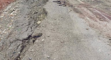 Sinop'ta heyelan sonrası yol ulaşıma açıldı