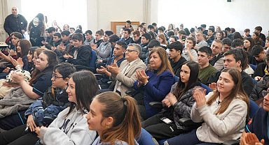 Sinop'ta öğrencilerden nefes kesen münazara