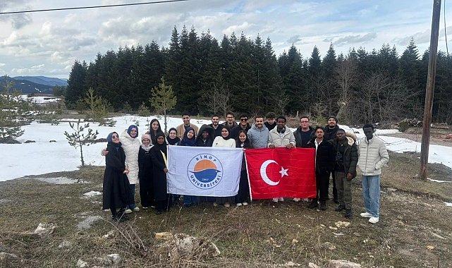 Sinop'ta uluslararası öğrencilerin kar keyfi