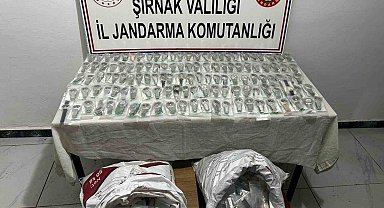Şırnak'ta 14 milyonluk kaçak ürün ele geçirildi, aranan 52 şahıs yakalandı