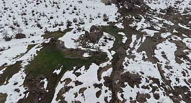 Şırnak'ta 3 bin yıllık evler, karların erimesiyle gün yüzüne çıktı